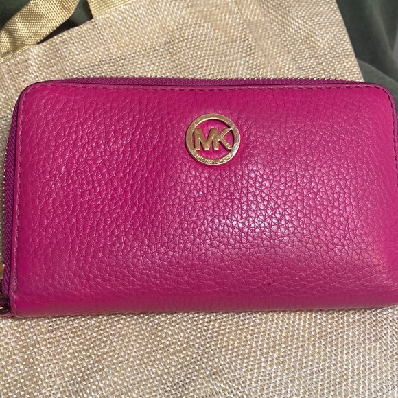 USED - Michael Kors Pink Leather Wallet - Picture 1 of 10